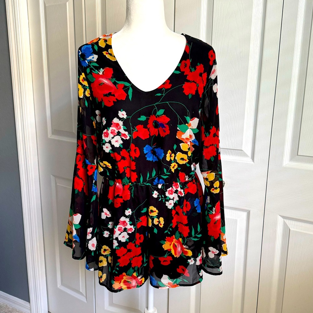 Women’s romper. Floral. Size Medium